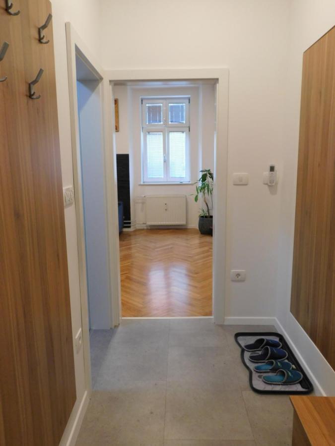 Modern Apartment Hrenova Street Lubiana Esterno foto
